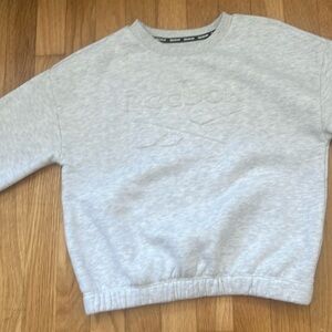 Kids Reebok gray sweatshirt size L.